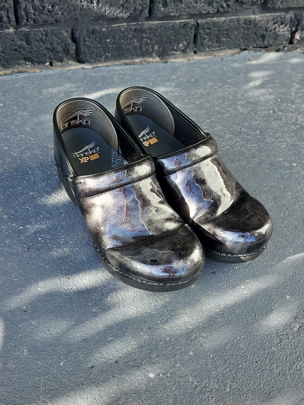 Dansko Black And Gray Metallic Marbled Pewter Colored Mule Clogs